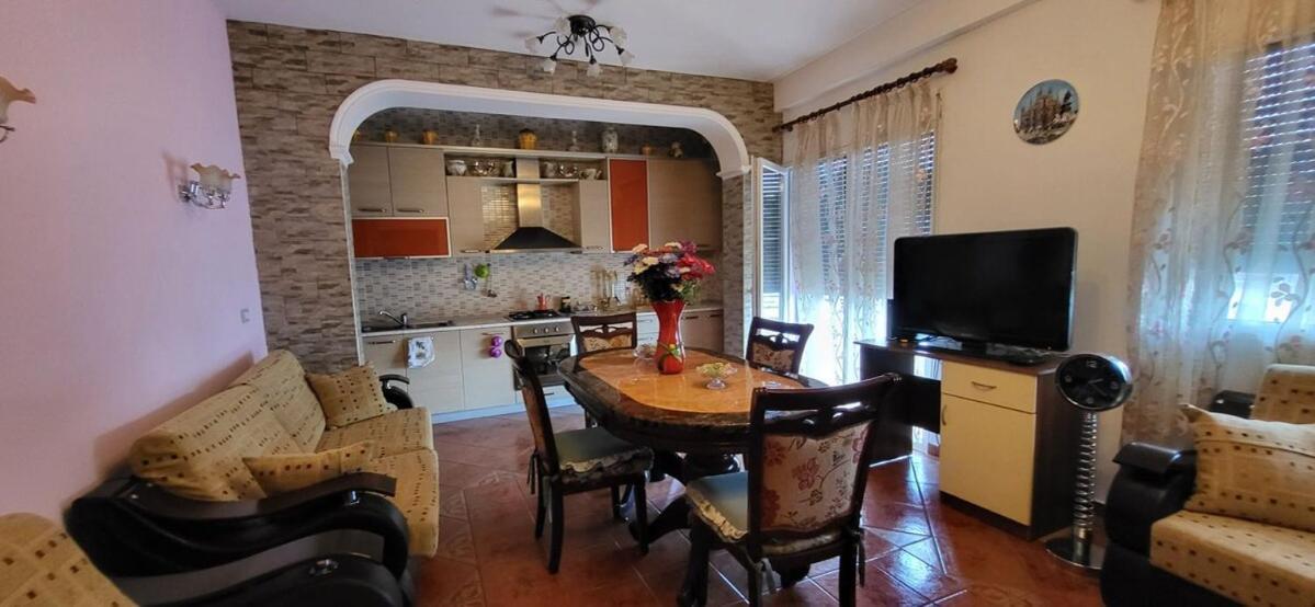 Accogliente Casa Nel Centro Storico Di Valona Apartment *