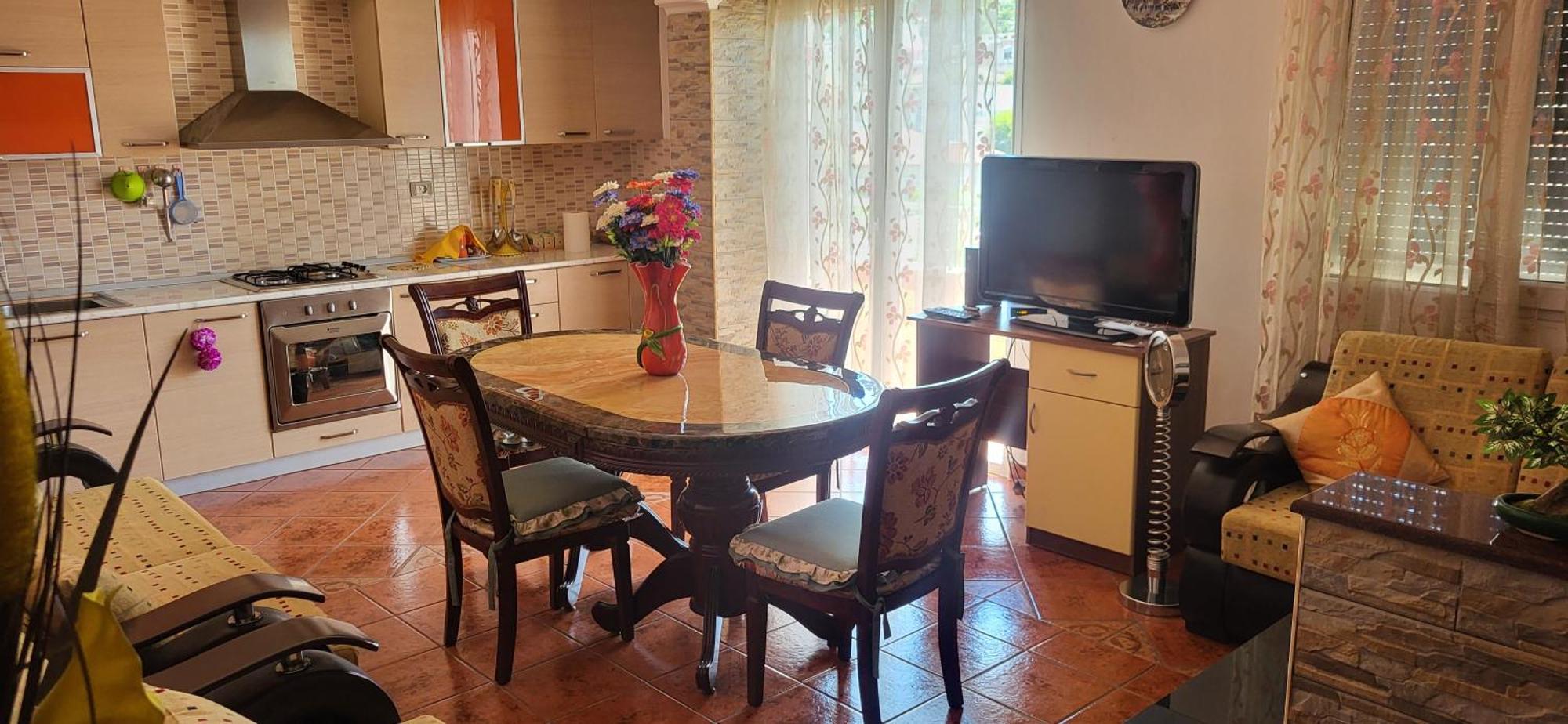 Apartment Accogliente Casa Nel Centro Storico Di Valona *